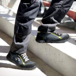 Baskets De Sécurité Basses Sans Métal Légères Lemaitre BUZZ S3 SRC CI 11 Baskets De Sécurité Basses Sans Métal Légères Lemaitre BUZZ S3 SRC CI -Vêtements Travail Série basket basse antistatique lemaitre buzz s3 src ci porte 3