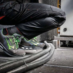 Baskets De Sécurité Légères U-POWER POINT S1P SRC ESD -Vêtements Travail Série basket de securite legere u power point embout