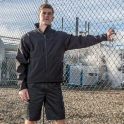 Short De Travail Action Work Guard Result -Vêtements Travail Série short de travail action work guard result noir mannequin 2