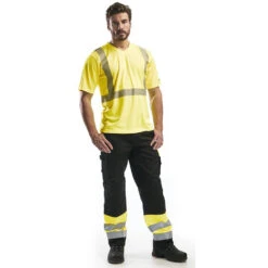 T-shirt Haute Visibilité Blaklader Col V 100% Polyester Anti-odeur -Vêtements Travail Série t shirt haute visibilite blaklader jaune porte