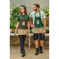 Tablier De Jardinier Imperméable écoresponsable WK. Designed To Work 19 Tablier De Jardinier Imperméable écoresponsable WK. Designed To Work -Vêtements Travail Série tablier de jardinier impermeable ecoresponsable wk designed to work action 3